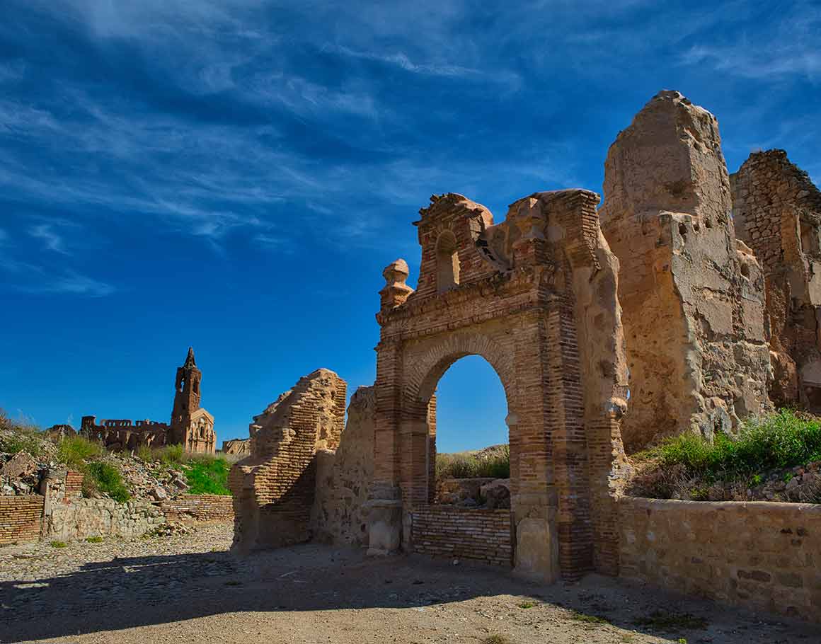 Visita al Pueblo Viejo de Belchite + Guías para descubrir el destino - Imagen 5
