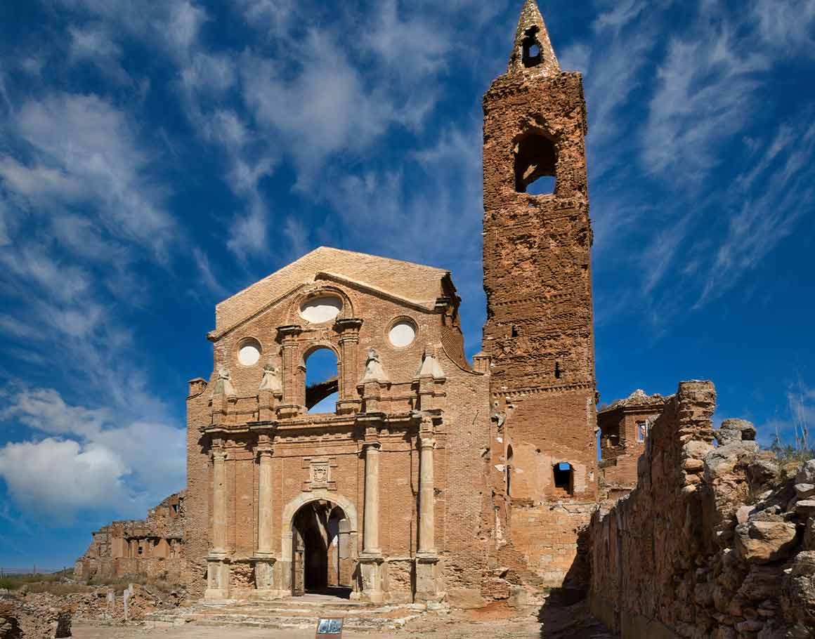 Visita al Pueblo Viejo de Belchite + Guías para descubrir el destino - Imagen 7
