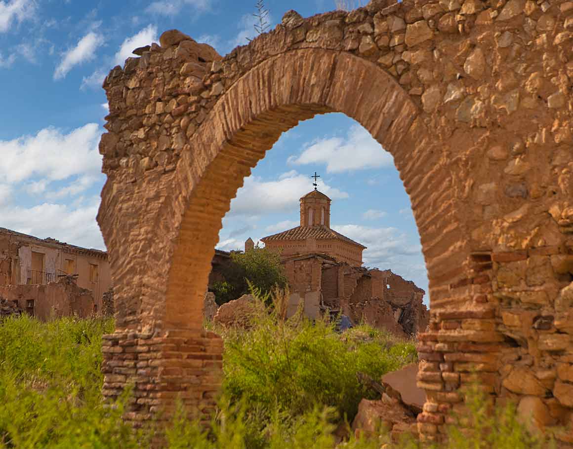 Visita al Pueblo Viejo de Belchite + Guías para descubrir el destino - Imagen 2